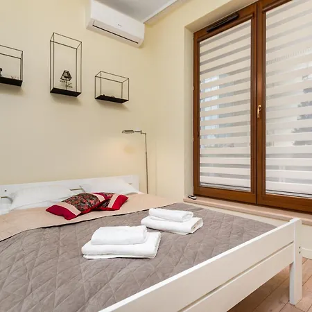 Solec 24 By Homeprime Apartment *